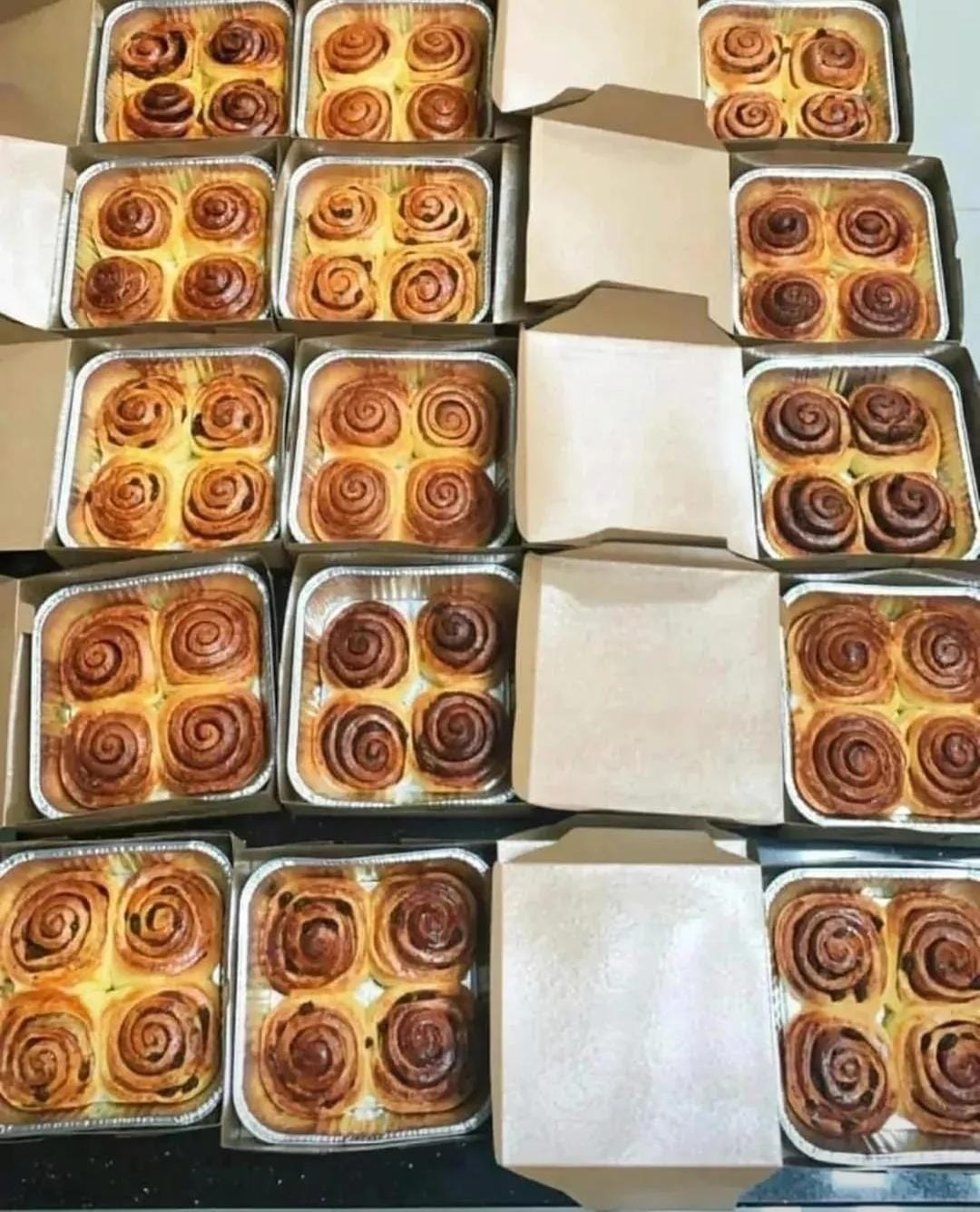 CINNAMON ROLL BUN